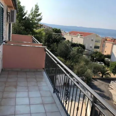 아파트 Borzic - One Bedroom With Terarce And Sea View 오미스